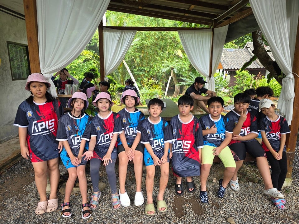 Grade 4–6 campers ready for their Satun adventure.