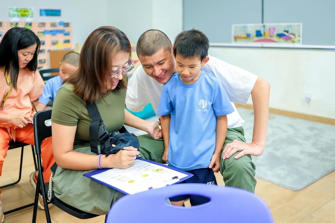 Parents joining in story telling during EAL class to support their kids.