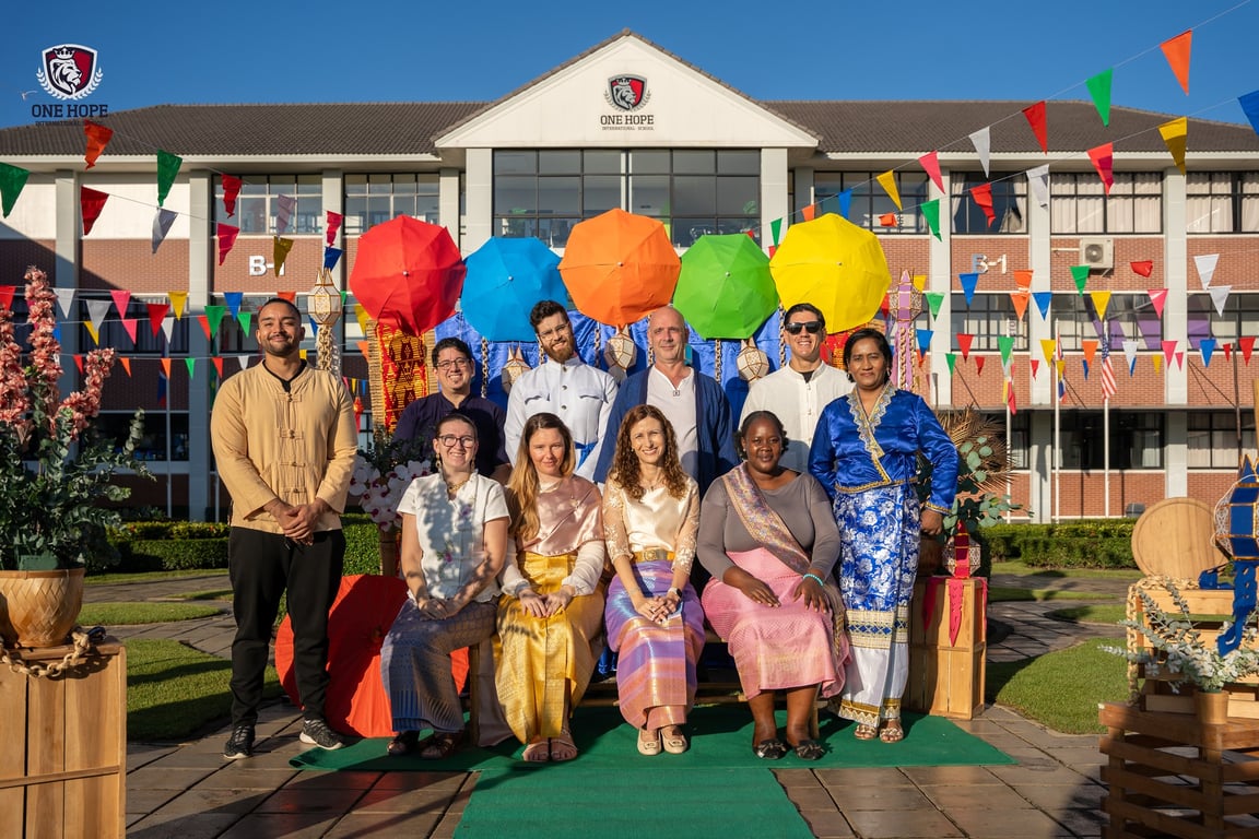 The OHIS community posing at the Loy Krathog day.