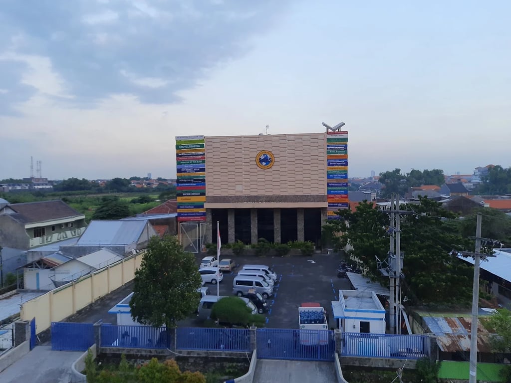 SpInS Interactional School — international school in Surabaya, Indonesia