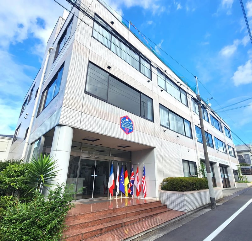 Street-facing view of The French-Japanese International School of Tokyo.