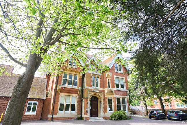 The Worthgate School — international school in Canterbury, United Kingdom