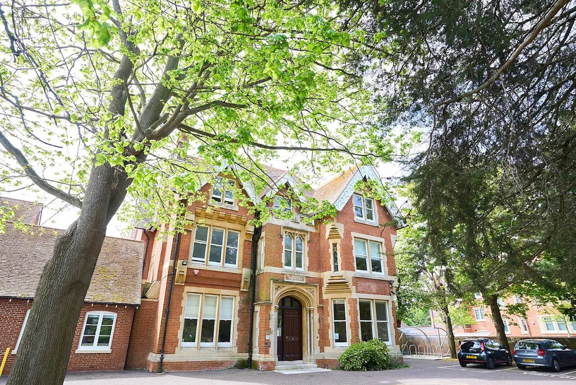 The Worthgate School — international school in Canterbury, United Kingdom