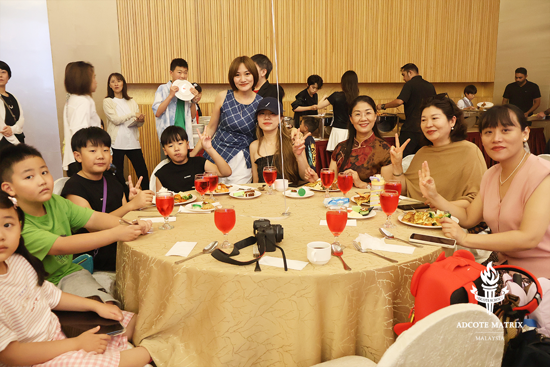 Parents joined their children at the English Summer School 2025 graduation party, celebrating the end of a fun and meaningful summer together.