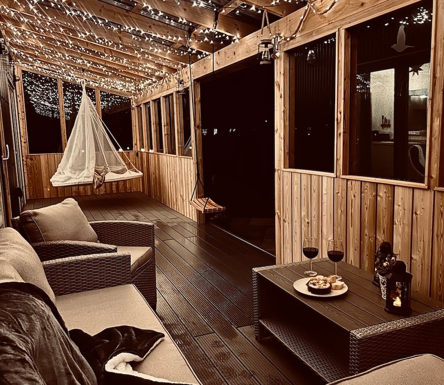 My Eco Escape | Breathtaking Romantic Stays In The UK To Visit This Valentines Day Cover | The Green House Cabin