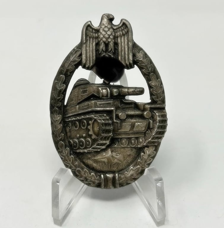 Medaille der deutschen Panzerdivision aus dem Zweiten Weltkrieg, eine historische Auszeichnung für den militärischen Einsatz und die Tapferkeit der Panzertruppen