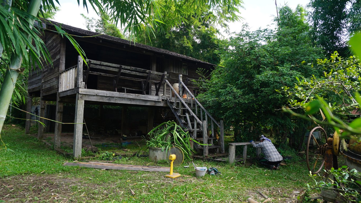 บ้านไม้เก่า