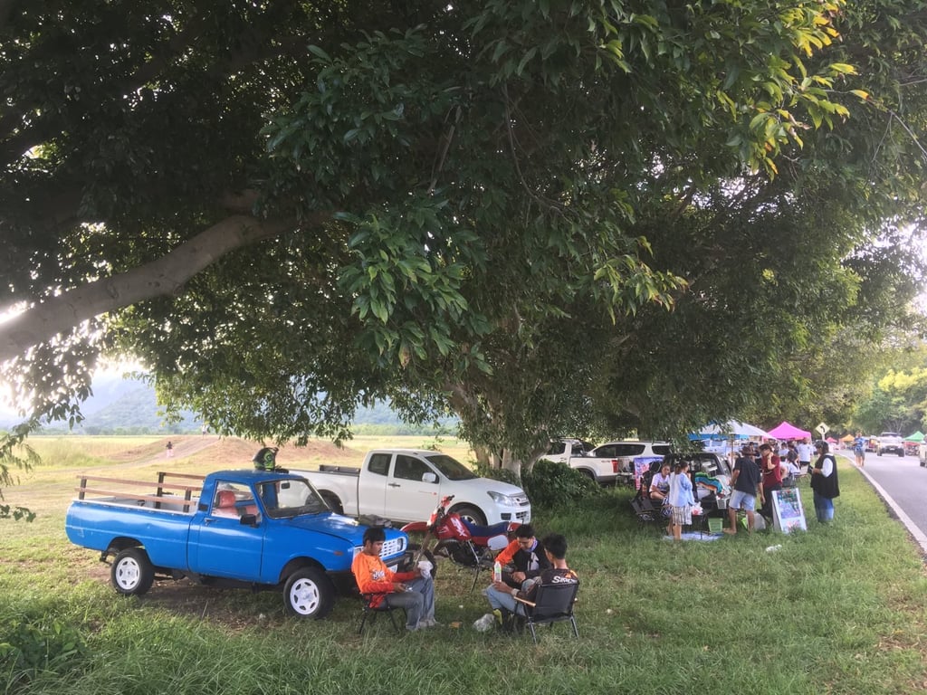 ตลาดนัดเขาจีนแล