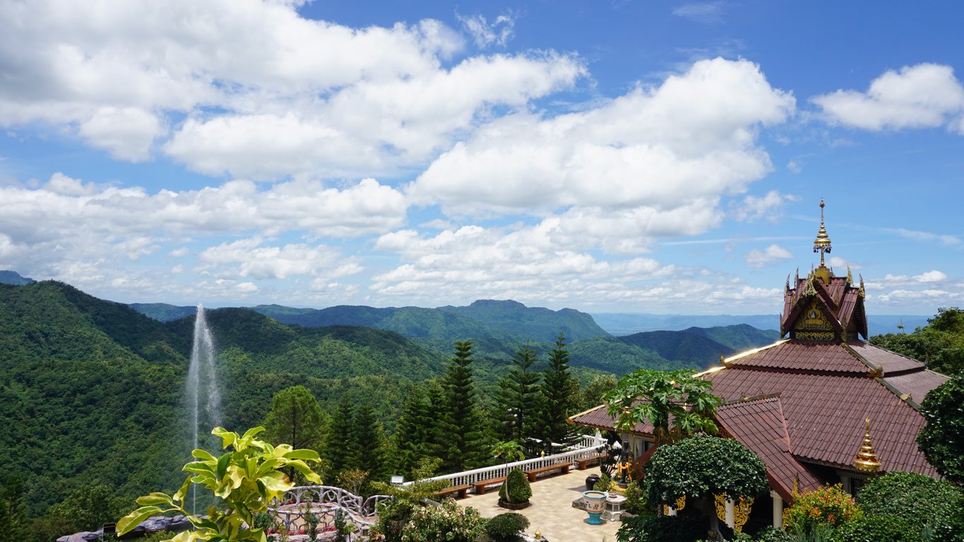 ว้ดผาซ่อนแก้ว