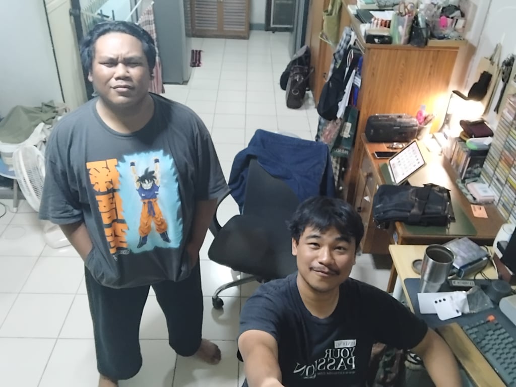 ถ่ายกับน้องชาย ใกล้ๆวันออกเดินทาง