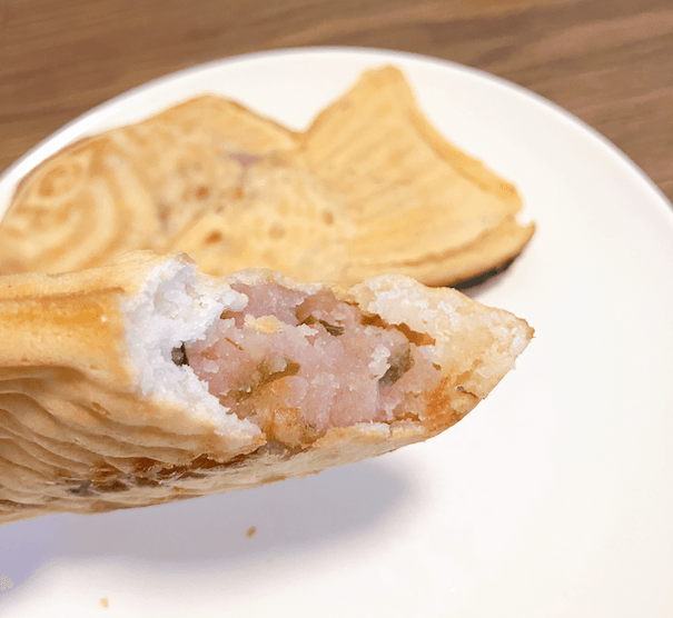 narutotaiyaki-sakuramiko-3rd-taiyaki-eaten.png