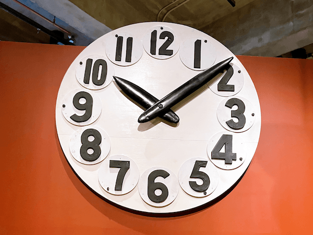 tokyo-station-20250802-yasudakodo-clock.png
