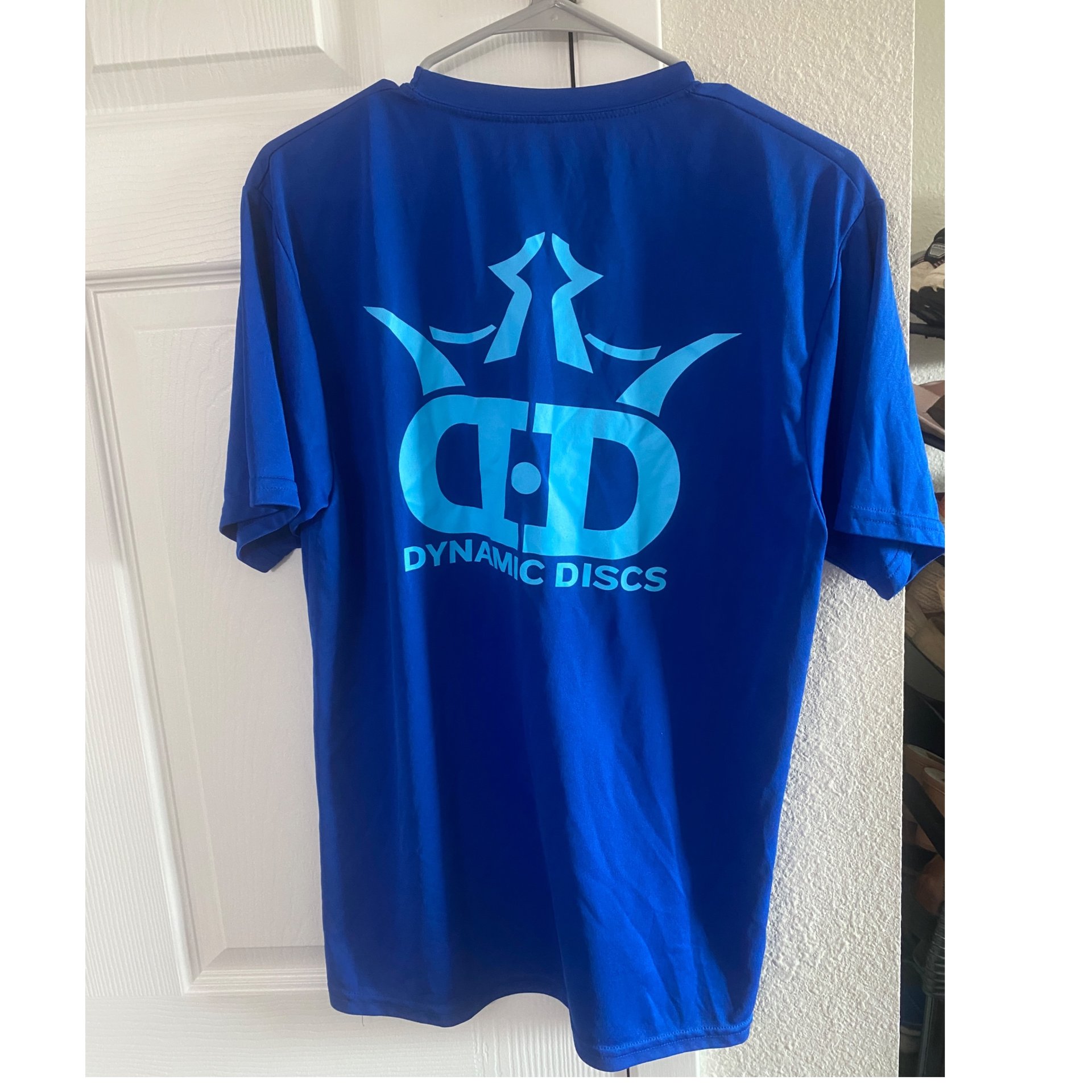 Dynamic Discs Medium Athletic Shirt (KC Royals A Night at Kauffman)