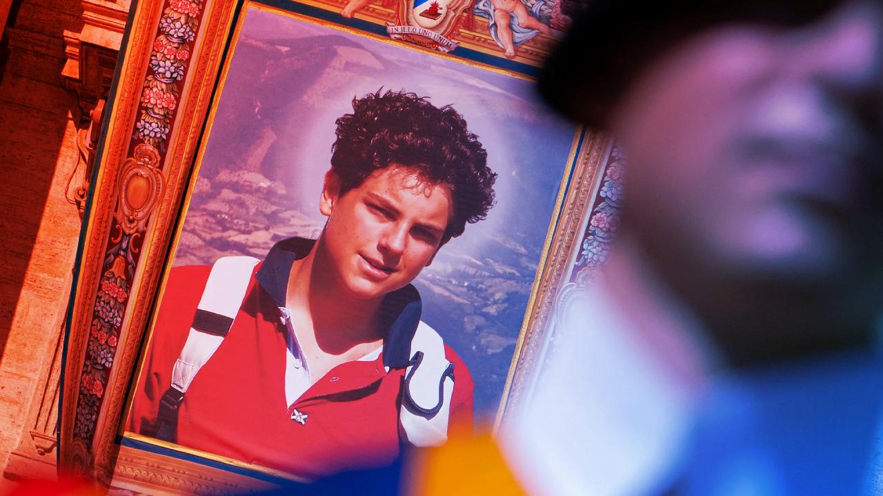 Az első Z-generációs szent: a „Mindenható influenszere”