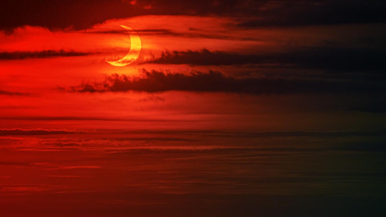 Az év napfogyatkozása: csak pingvinek és néhány szerencsés ember láthatja