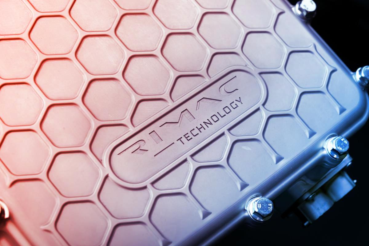 Az új magyar csoda: szilárdtest-akkumulátorok villanyautókban?