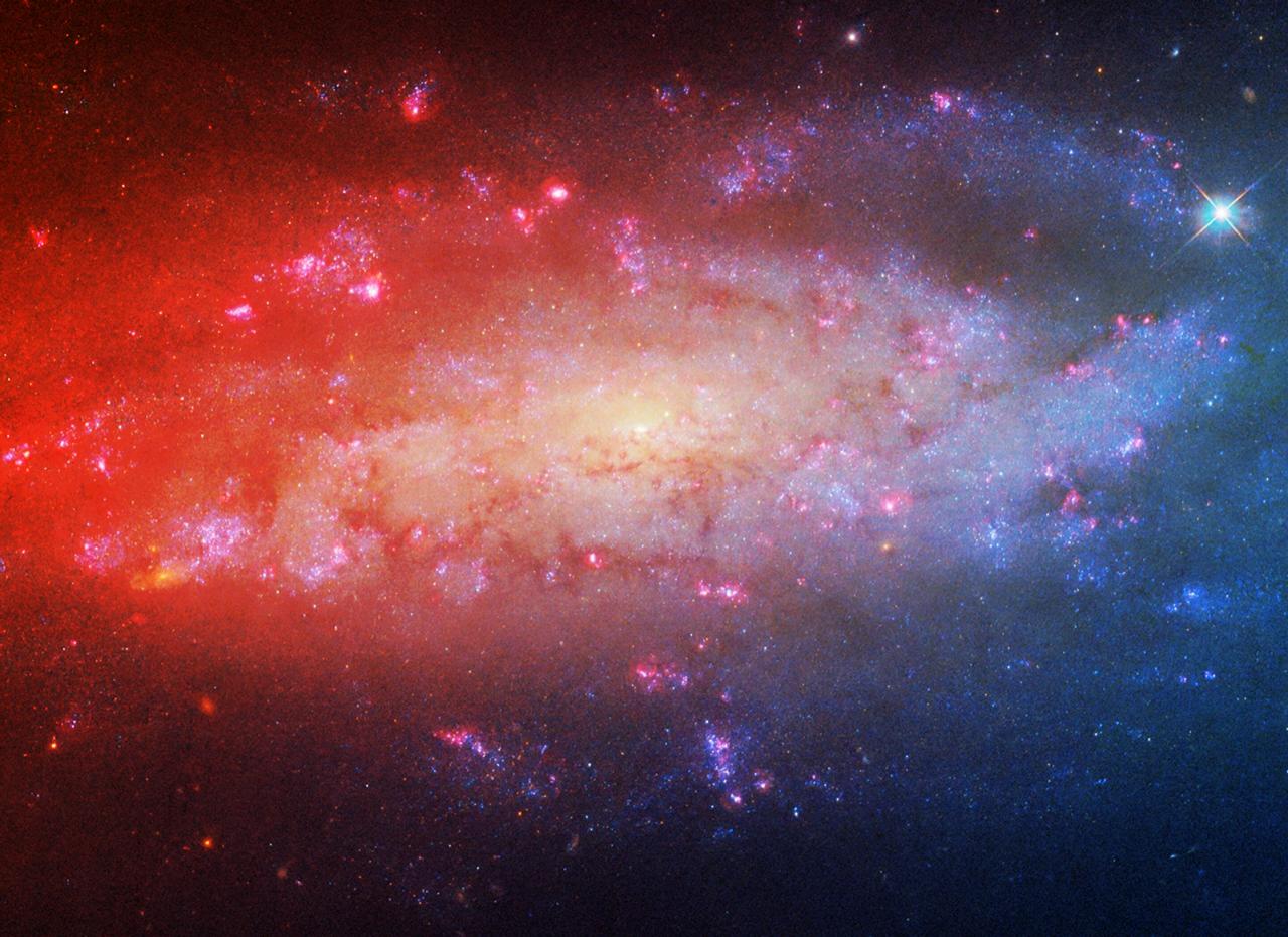 Az univerzum egyik legizgalmasabb galaxisát figyelte meg a Hubble