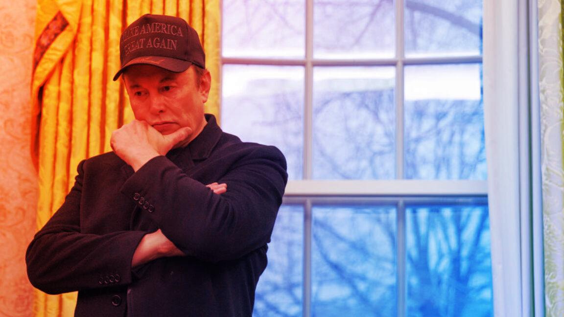 Elon Musk kifakadt, szerinte az Apple túlságosan összefonódott az OpenAI-jal