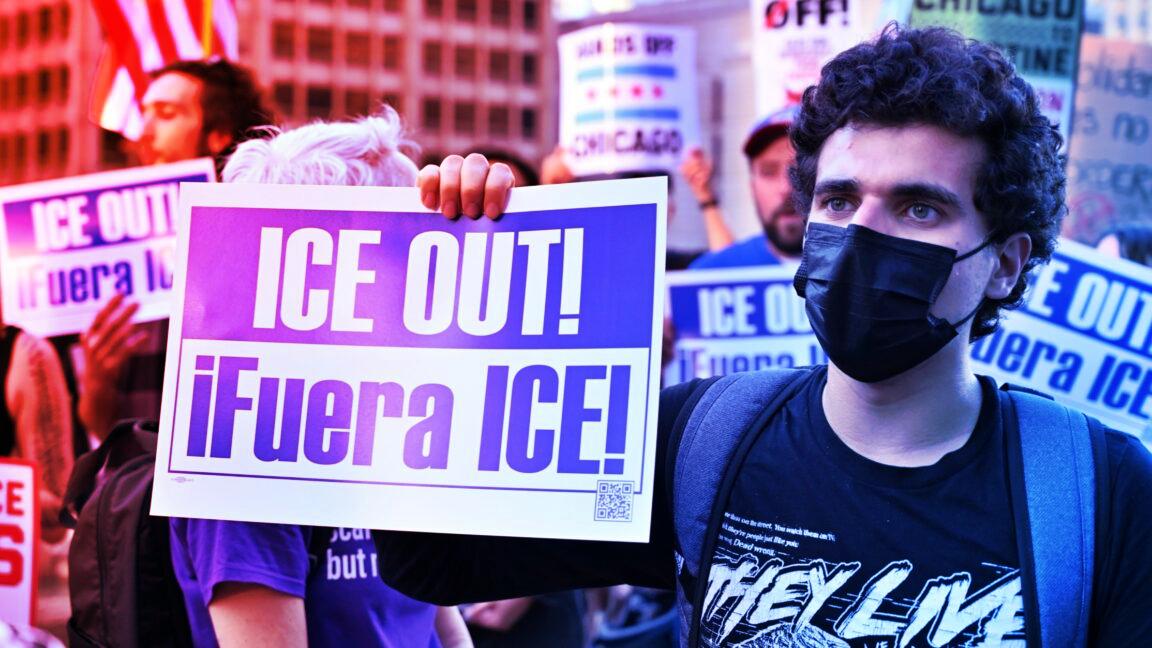 Amerikai hatóságok egész nap a közösségi médiát figyelnék