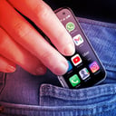 Az apró telefon, ami leszoktat a görgetésről