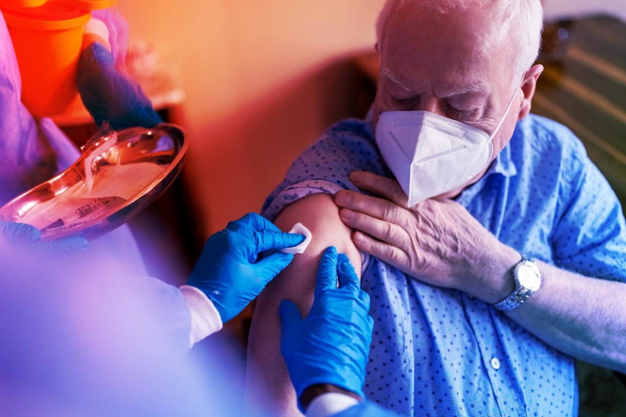 Az éves COVID-oltás akkor is véd, ha már átestél a fertőzésen