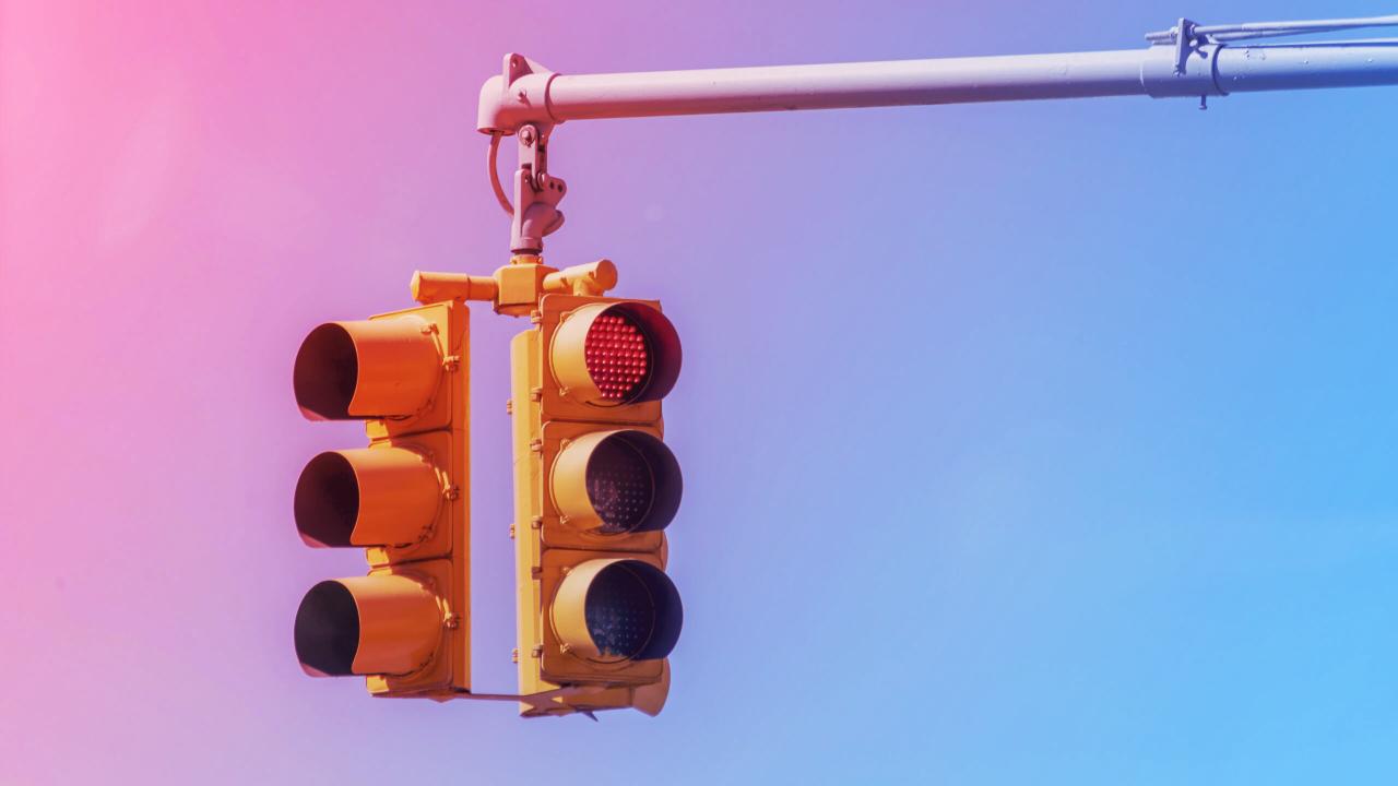 Az önvezető Tesla egyre veszélyesebb: újabb vizsgálat indult