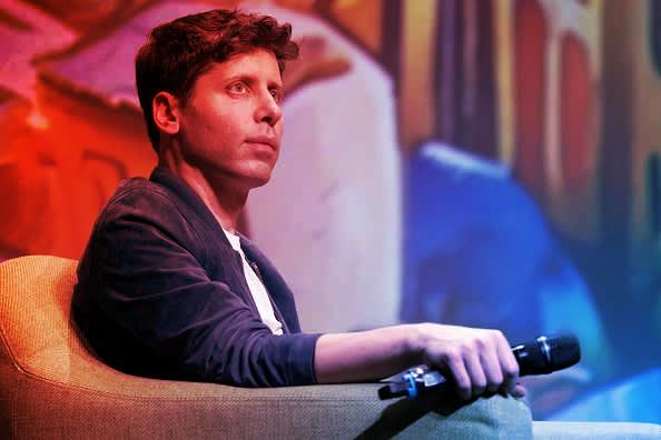 Az OpenAI szembeszáll a techóriásokkal, saját MI-birodalmat építene