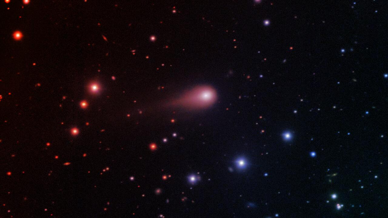 Az űrben spriccelő üstökös átírja a bolygók történetét