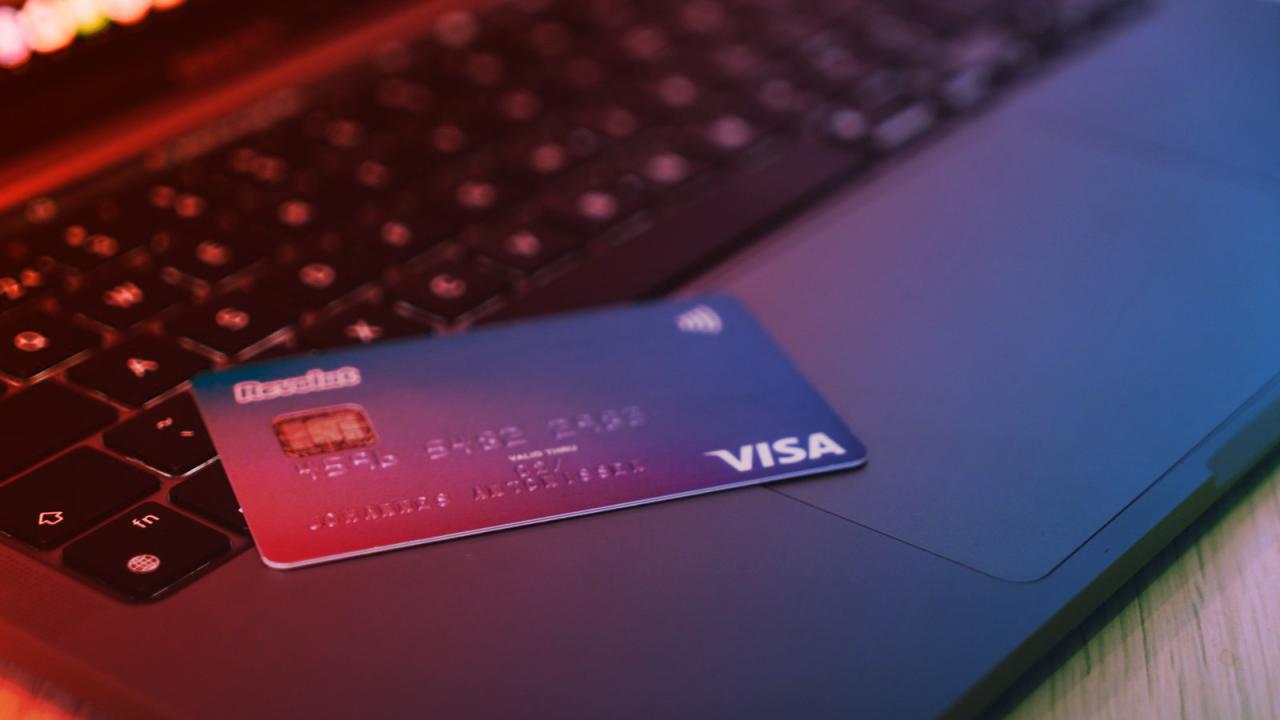 A brit pénzügyi óriás hadat üzen az adathalászoknak