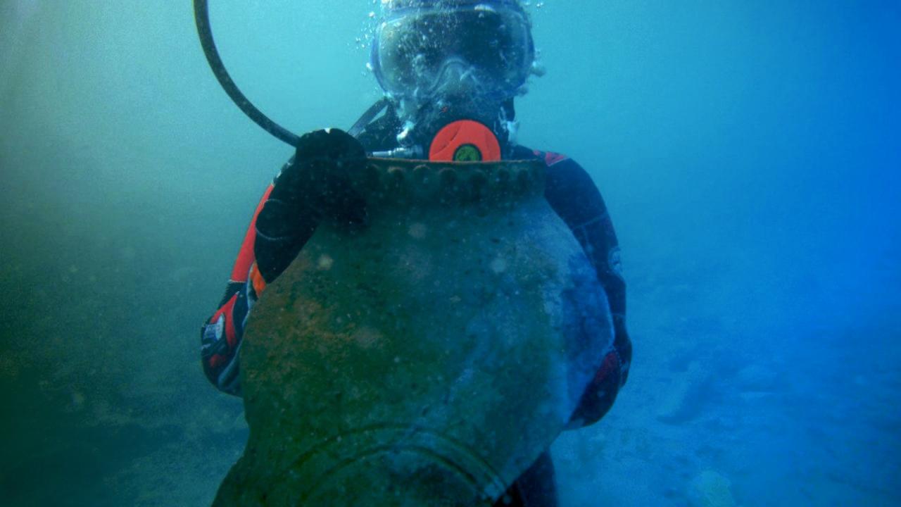 A selyemút rejtélye: középkori város a tó fenekén