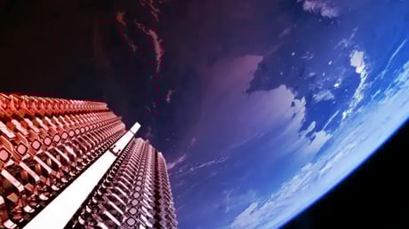 A titkos SpaceX-műholdak tiltott jelekkel keltik a zavart az űrben