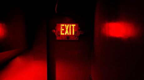 Az amerikai káosz lecsapott: özönlik ki a pénz a kriptóból