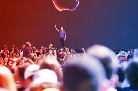 Az Apple nagy fordulata: Tim Cook távozása küszöbön?