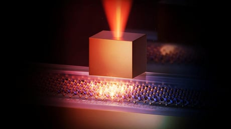 Az arany nanocső titka: fényt gyújt az anyag sötétjében