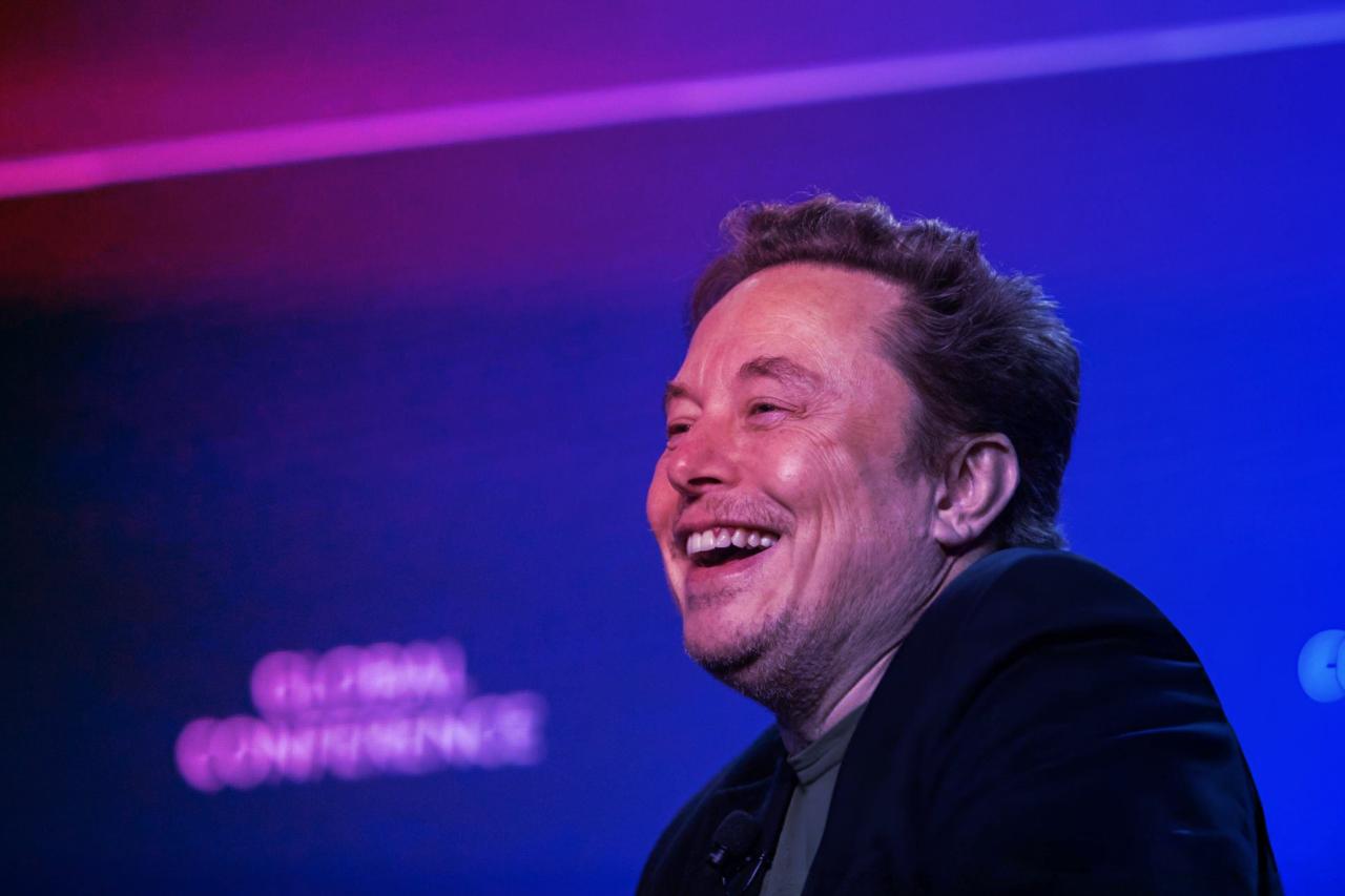 Az elképesztő Tesla-bónusz: Elon Musk előtt újabb milliárdos kihívás