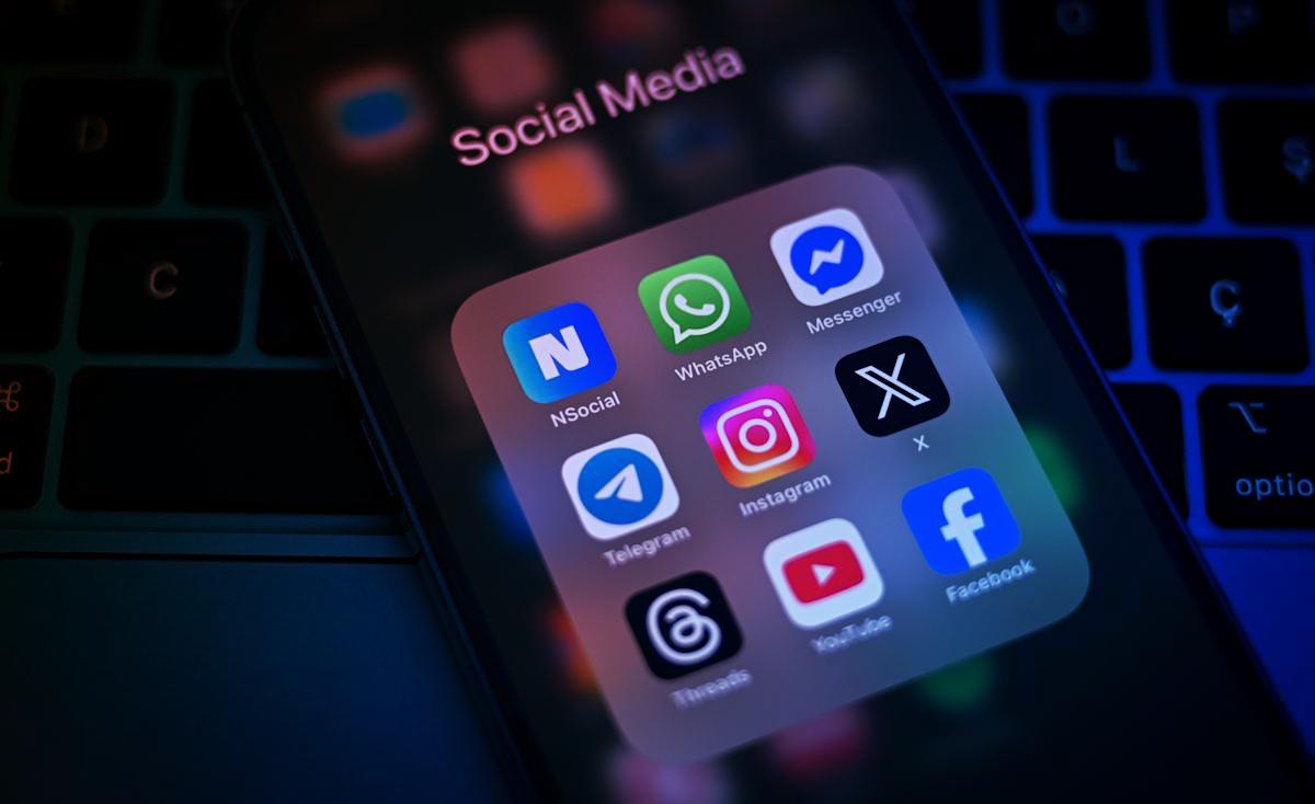 Az első nagy tiltás: a dán tinik lekerülnek a közösségi médiáról