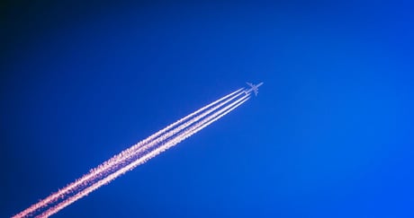 Az igazság a repülésedről: ennyi a valódi karbonlábnyomod