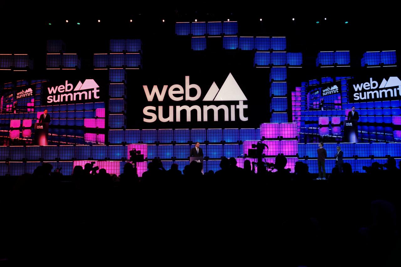 Az MI árnyéka vetül a geekek Davosára