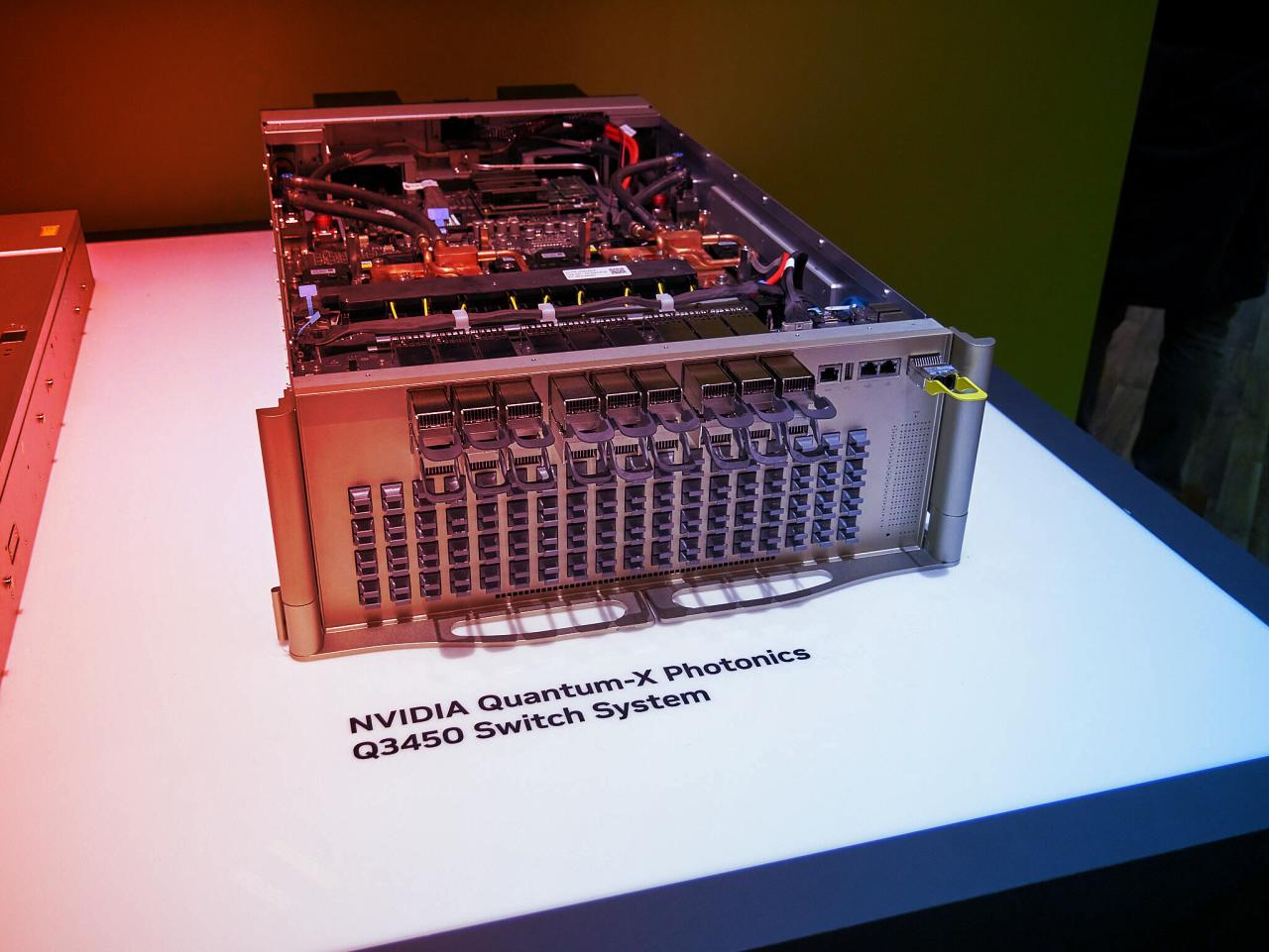 Az MI nagy áttörése: az optikai chipcsomagolás forradalmasítja az adatközpontokat