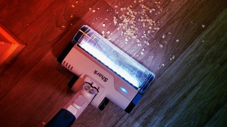 Az olcsó porszívó, ami tényleg mindenkinek elég? Shark PowerPro teszt