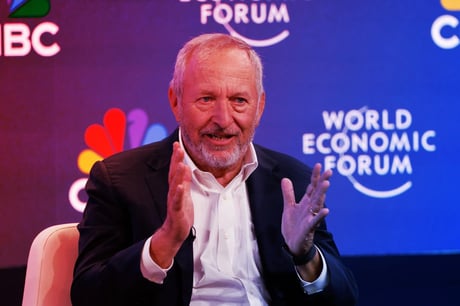 Az OpenAI-botrány: Larry Summers távozik az Epstein-levelezés nyomán