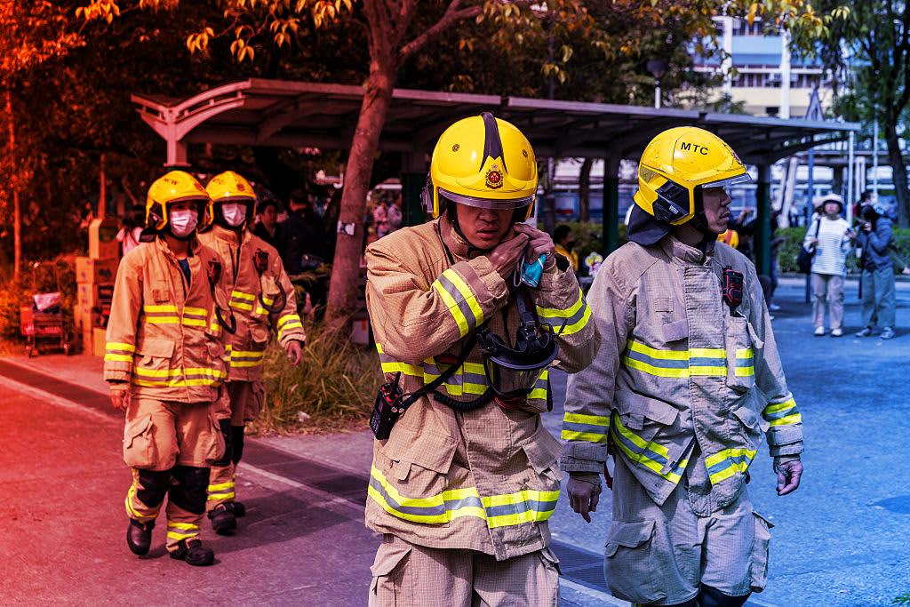 Az óriáscégek milliókat mozgósítanak Hongkong legsúlyosabb tűzvésze után