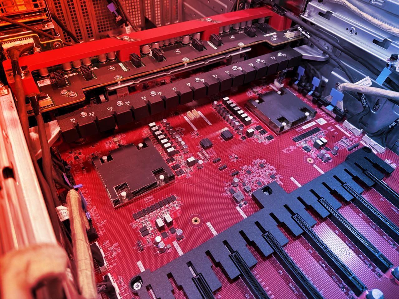 Az új Broadcom PCIe Gen6-os switch már élesben a Dellnél