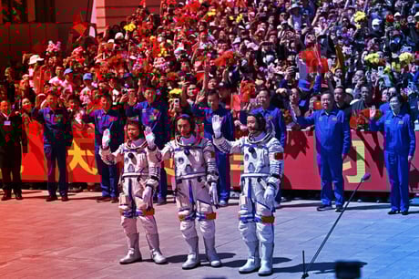 Az űrből hazajutni nehéz: kínai űrhajósok bajban