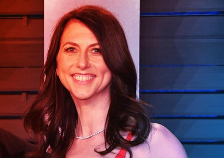 A jótékonyság királynője: MacKenzie Scott megint milliárdokat oszt szét