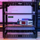 A kedvező árú Tecmojo 12U hálózati rack falra is szerelhető