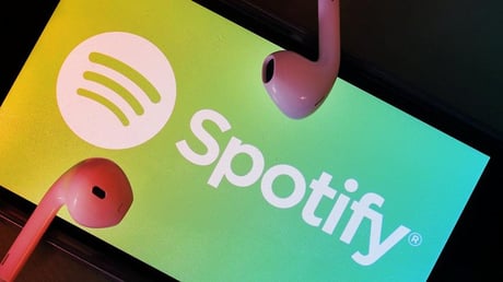 A King Gizzard kivonul, MI-klónok lepik el a Spotify-t