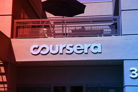A nagy e-learning összefogás: a Coursera felvásárolja az Udemyt