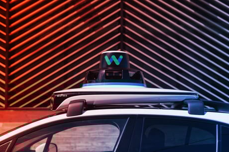 A robotsofőr mellé már MI-asszisztens is jár a taxikban