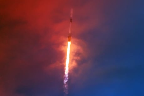 A SpaceX tőzsdére lép – felforgatja az űrversenyt?